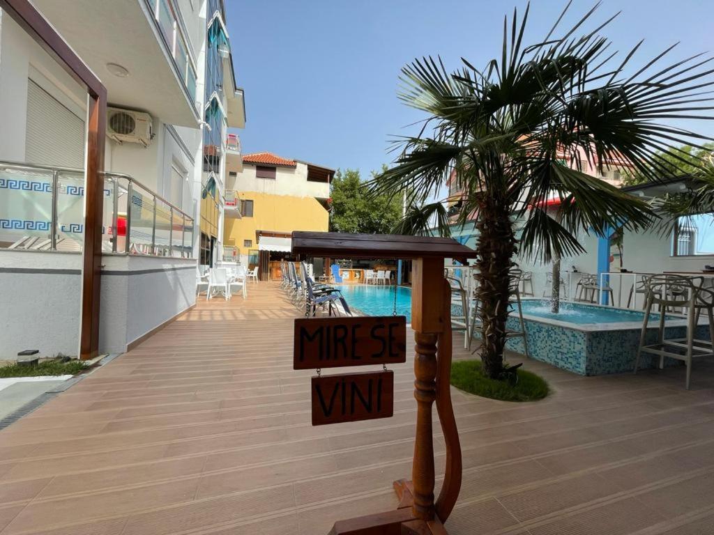 Brian Hotel Velipoje Exterior photo