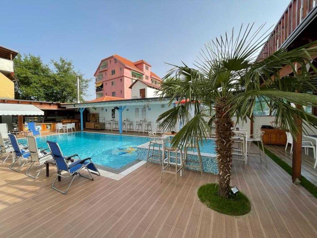 Brian Hotel Velipoje Exterior photo