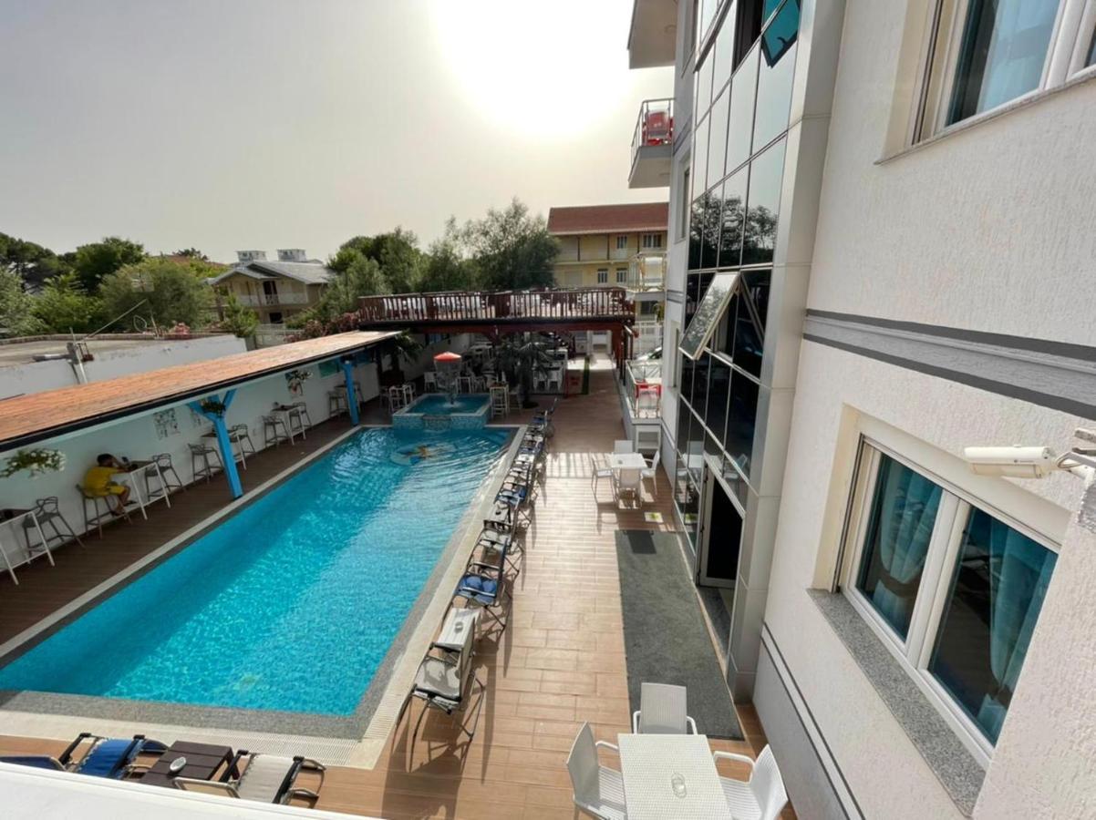 Brian Hotel Velipoje Exterior photo