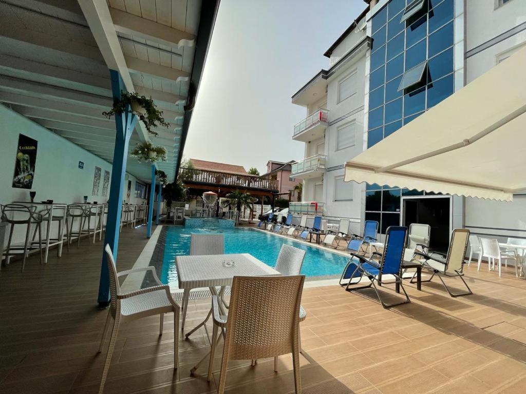 Brian Hotel Velipoje Exterior photo